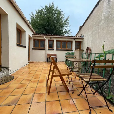 Studette Cosy Climatisee ,toute Equipee Proche Bordeaux Centre ,kedge,hopitaux,stade Et Universite Bed & Breakfast Talence