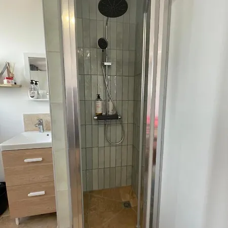 Studette Cosy Climatisee ,toute Equipee Proche Bordeaux Centre ,kedge,hopitaux,stade Et Universite Bed & Breakfast 3*